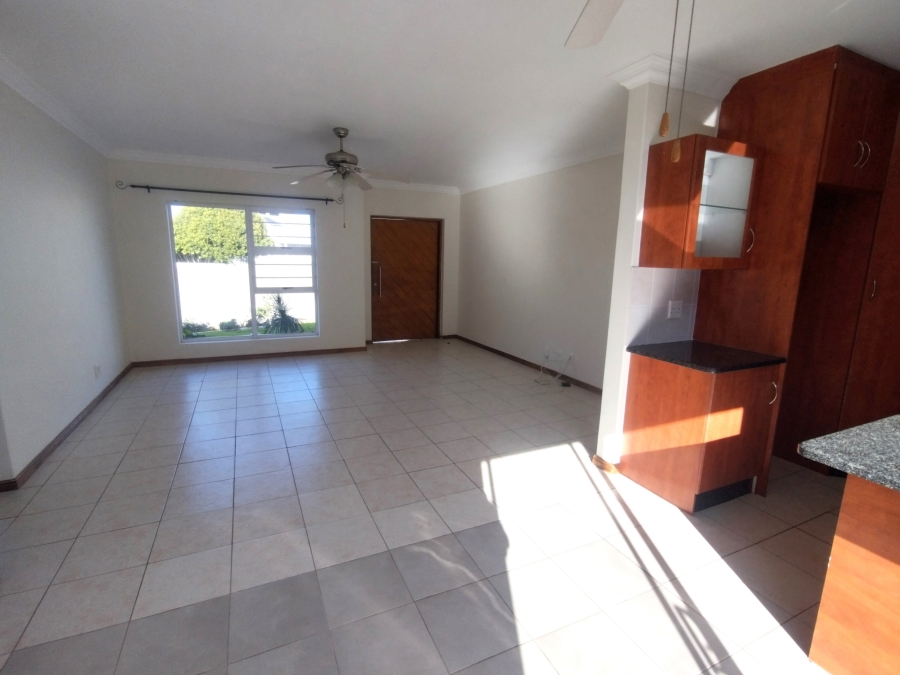 5 Bedroom Property for Sale in Wavecrest Eastern Cape